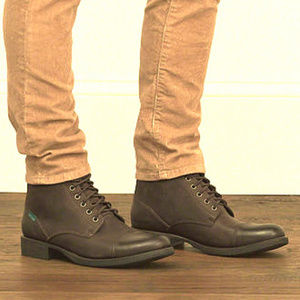 eastland cap toe boot